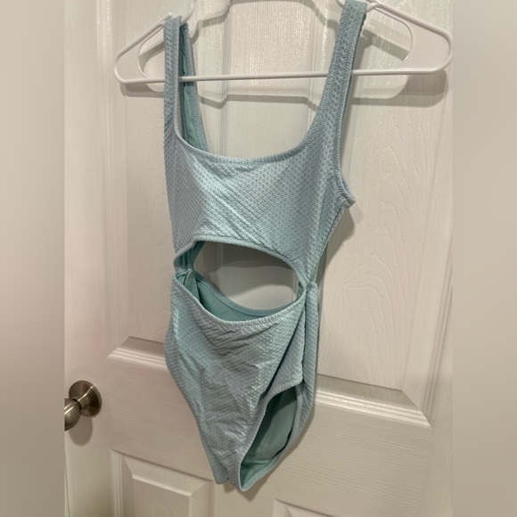 Bathing suit - Picture 2 of 2